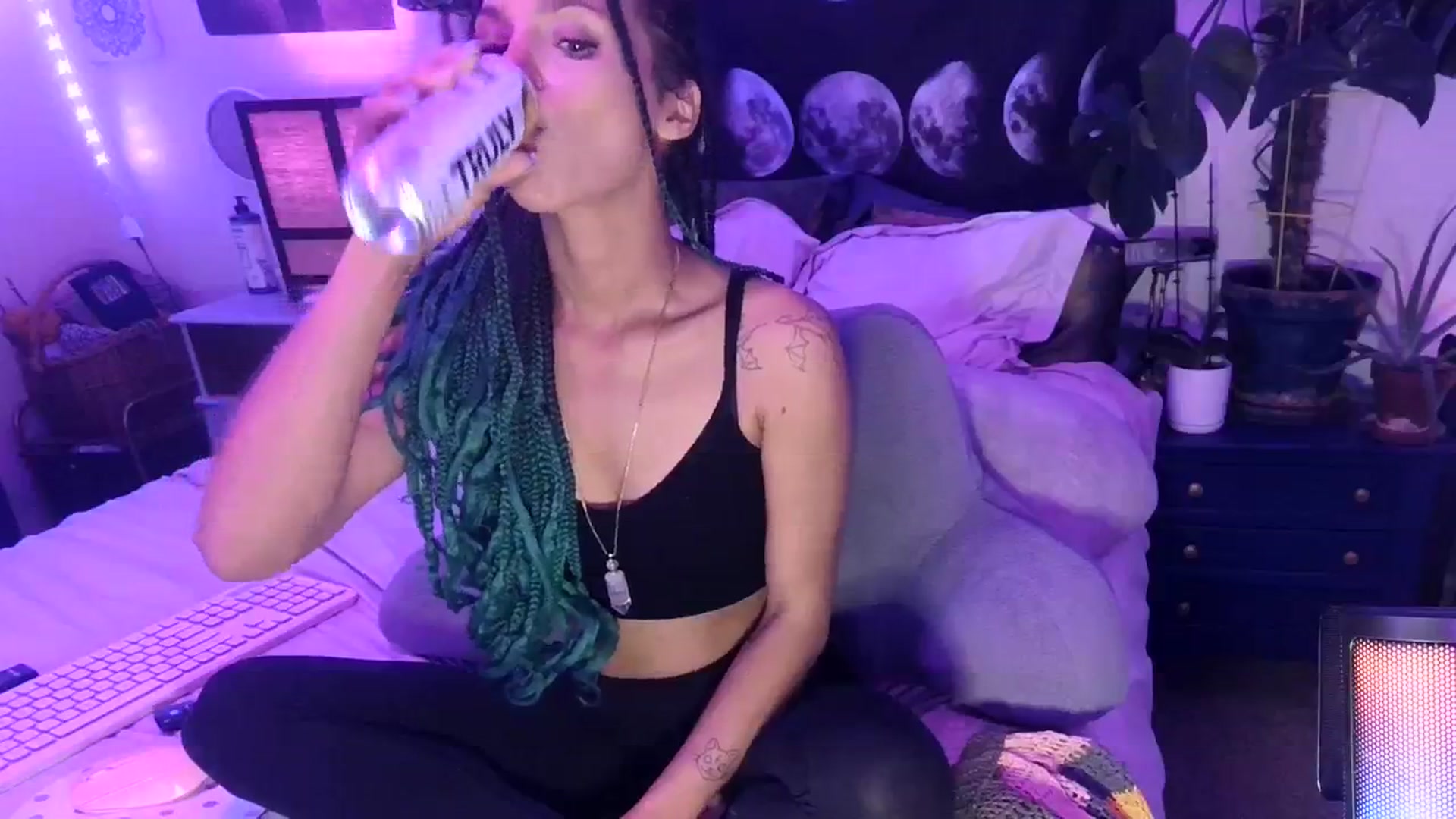 Gallery image thumbnail from LunarLexxx's myfreecams stream on, 03/26/2024, 08:49 image 5 of 20