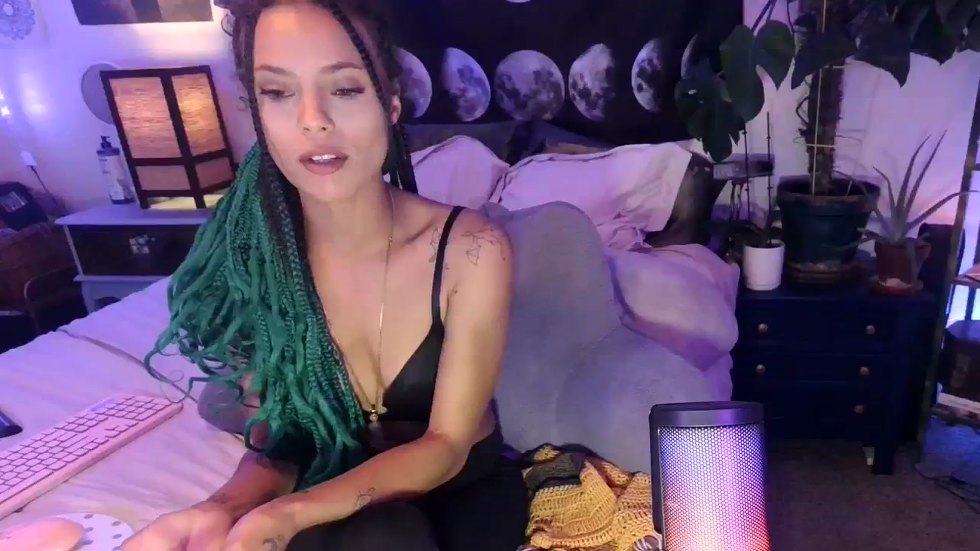 Gallery image thumbnail from LunarLexxx's myfreecams stream on, 03/26/2024, 08:49 image 18 of 20