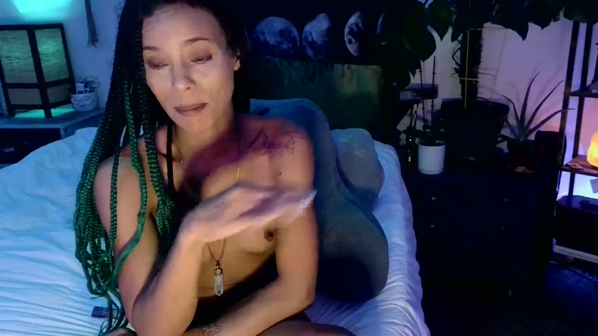 Gallery image thumbnail from LunarLexxx's myfreecams stream on, 03/30/2024, 11:09 image 2 of 20