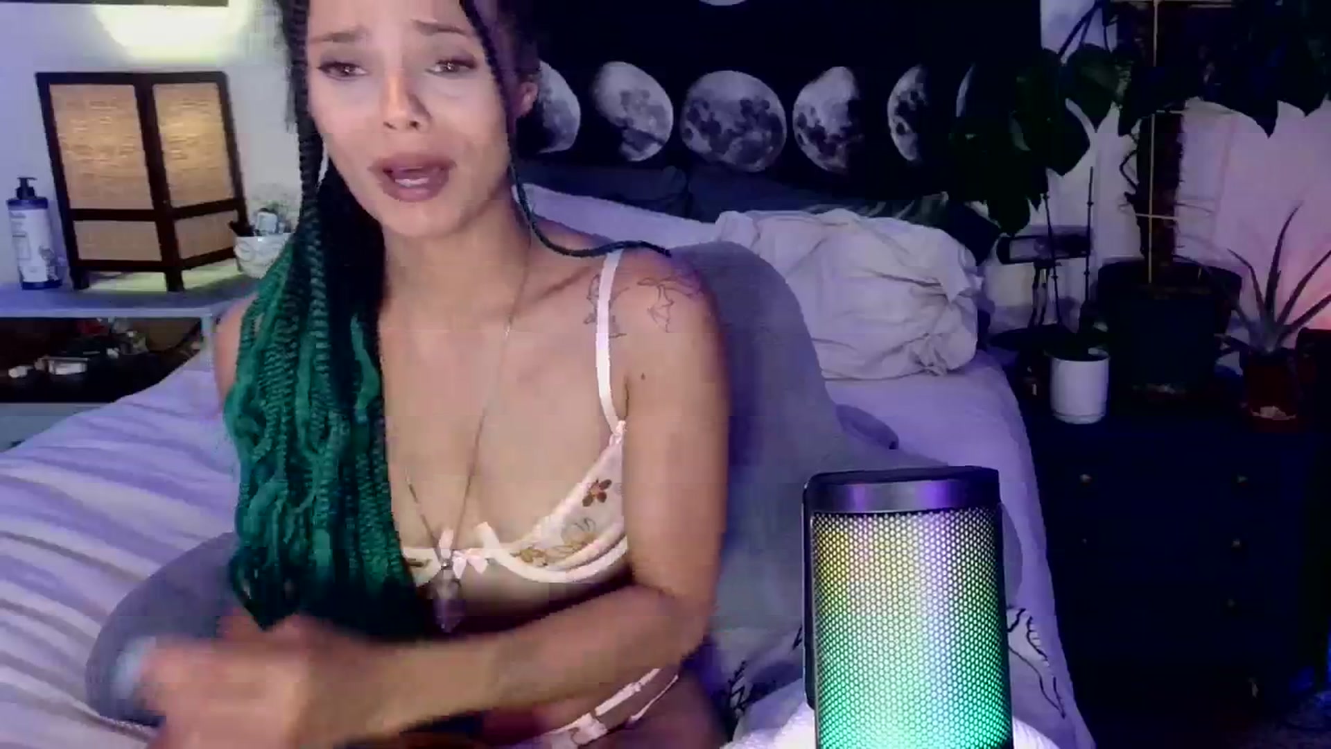 Gallery image thumbnail from LunarLexxx's myfreecams stream on, 04/01/2024, 12:02 image 11 of 20