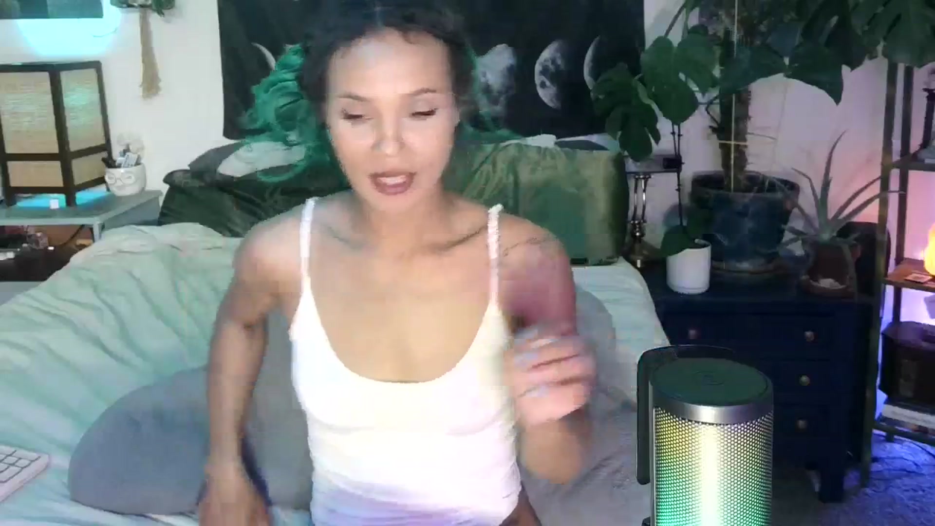 Gallery image thumbnail from LunarLexxx's myfreecams stream on, 04/10/2024, 11:25 image 6 of 20