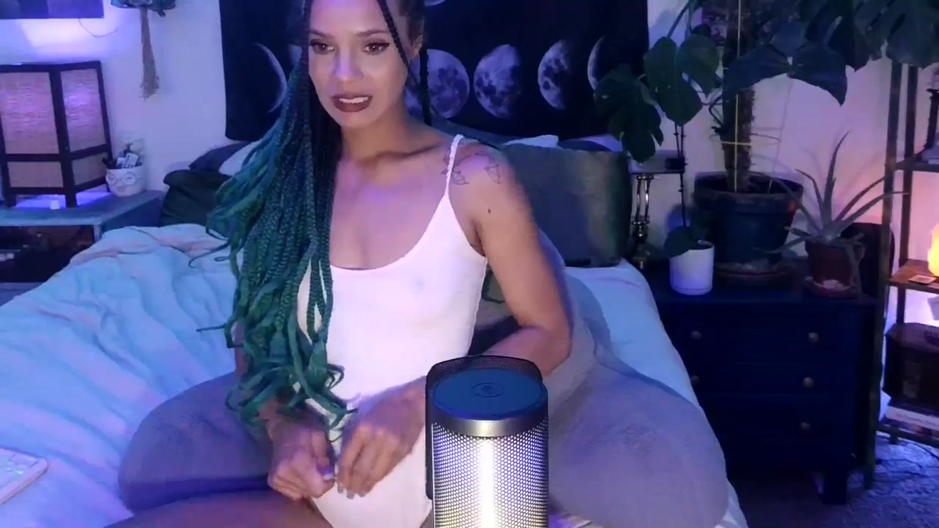Gallery image thumbnail from LunarLexxx's myfreecams stream on, 04/10/2024, 11:25 image 2 of 20