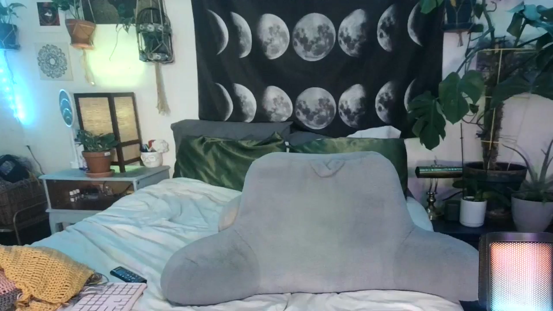 Gallery image thumbnail from LunarLexxx's myfreecams stream on, 04/19/2024, 08:26 image 8 of 20