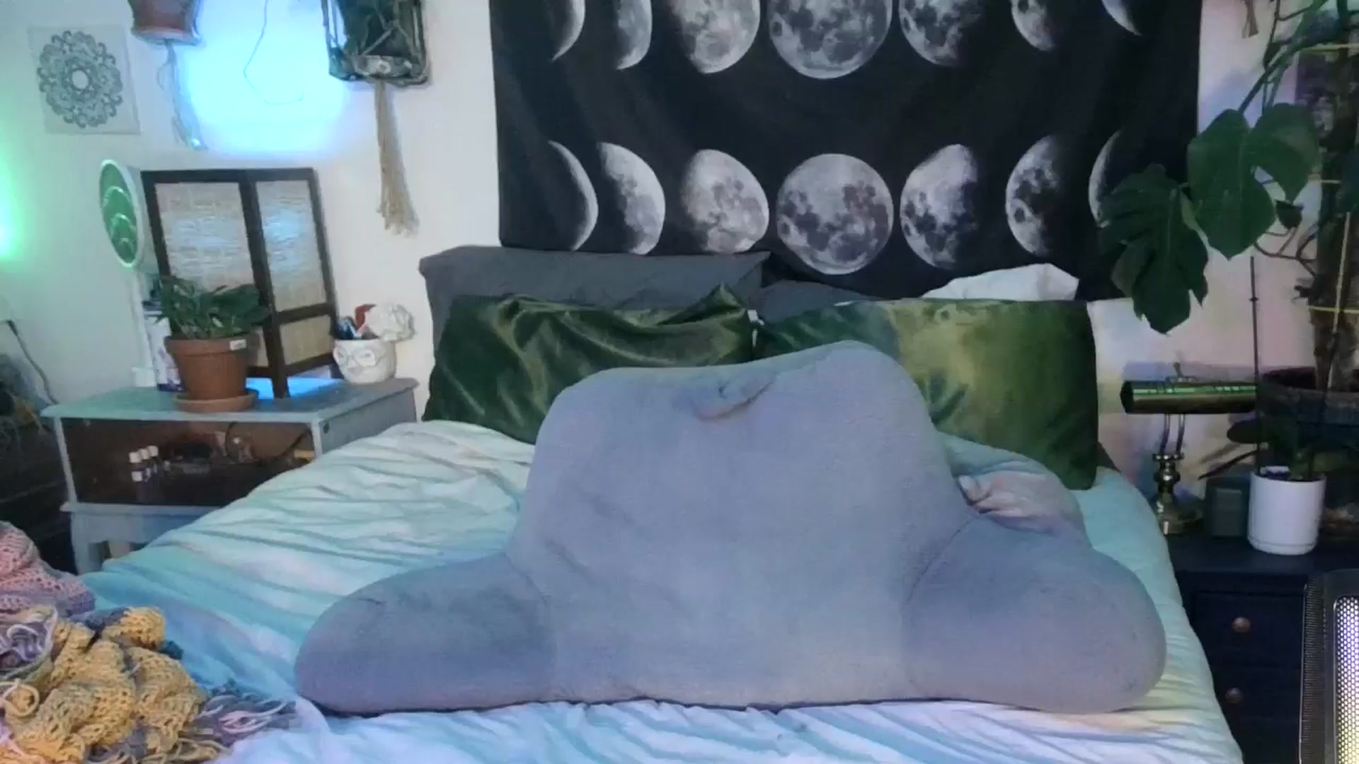 Gallery image thumbnail from LunarLexxx's myfreecams stream on, 04/19/2024, 10:04 image 5 of 20
