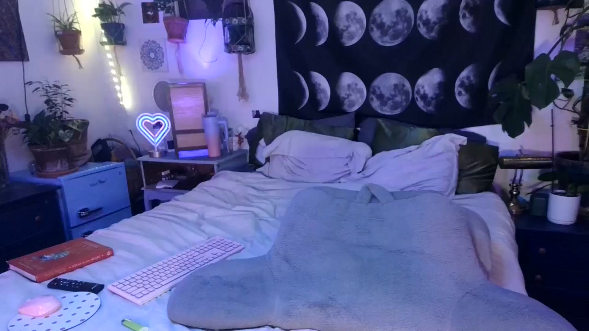 Gallery image thumbnail from LunarLexxx's myfreecams stream on, 04/22/2024, 10:56 image 20 of 20