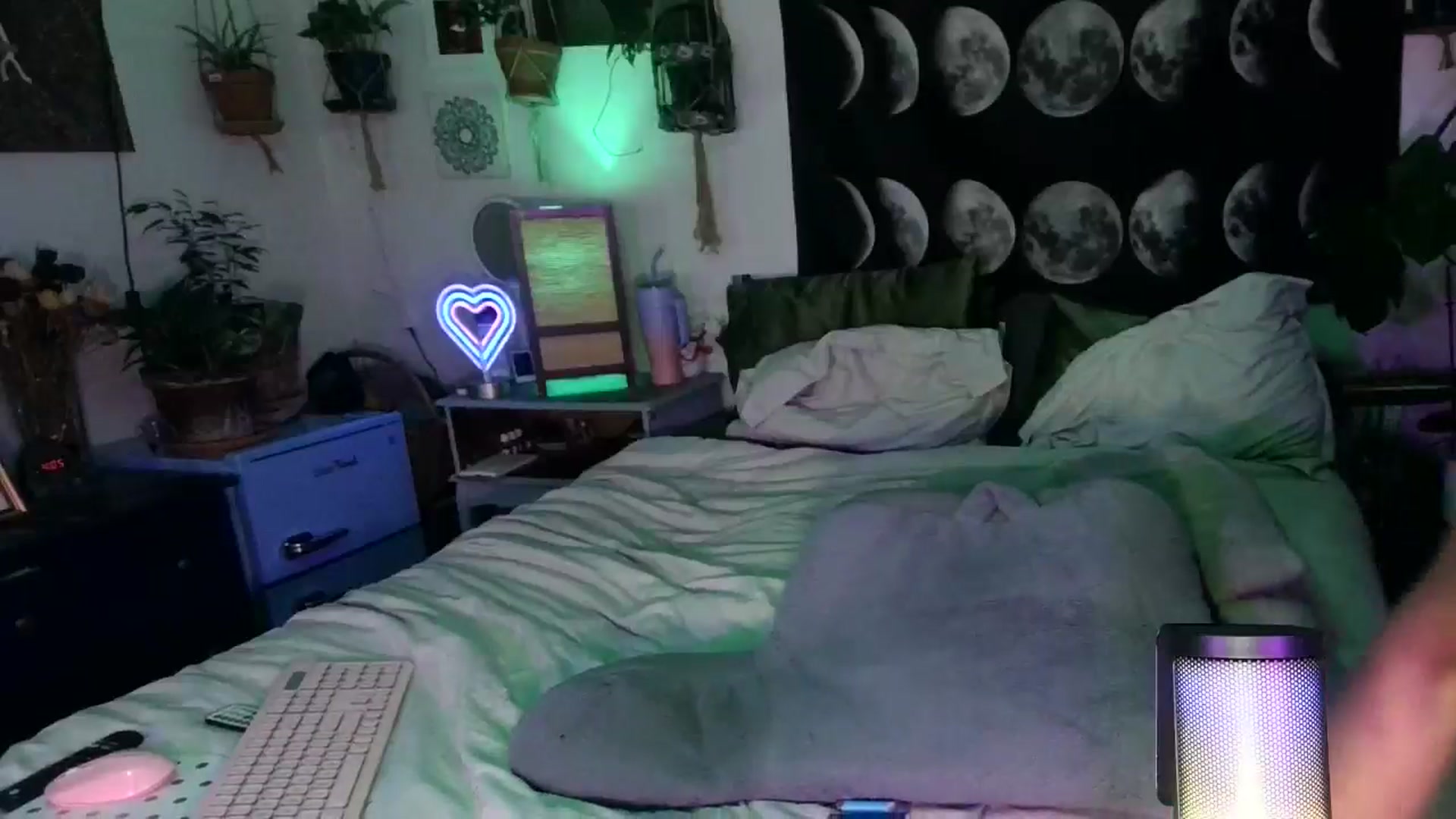 Gallery image thumbnail from LunarLexxx's myfreecams stream on, 04/23/2024, 12:03 image 16 of 20