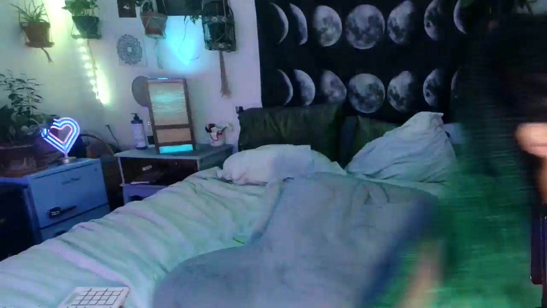 Gallery image thumbnail from LunarLexxx's myfreecams stream on, 04/24/2024, 09:30 image 3 of 20