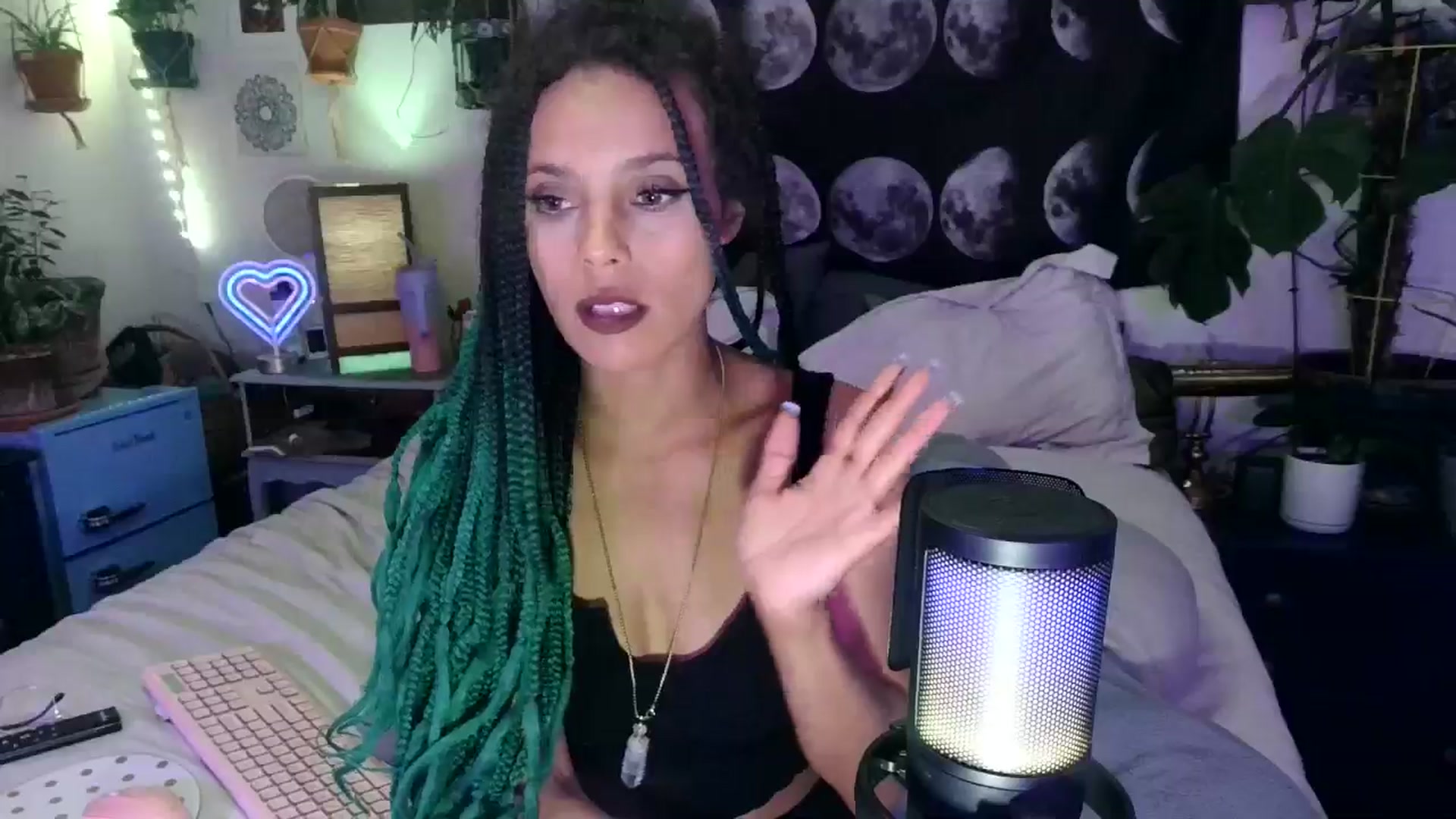 Gallery image thumbnail from LunarLexxx's myfreecams stream on, 04/26/2024, 11:14 image 11 of 20