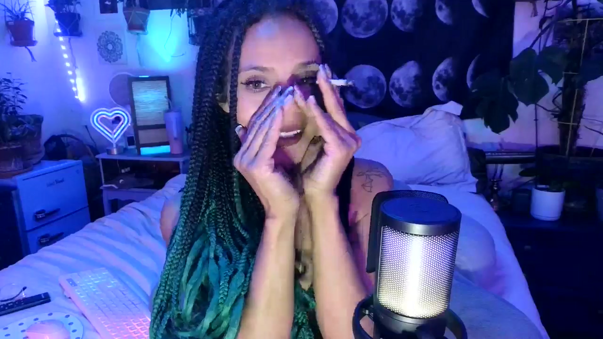 Gallery image thumbnail from LunarLexxx's myfreecams stream on, 04/26/2024, 11:14 image 8 of 20