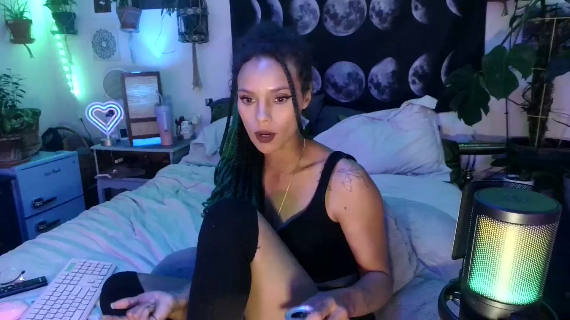 Gallery image thumbnail from LunarLexxx's myfreecams stream on, 04/26/2024, 11:14 image 1 of 20