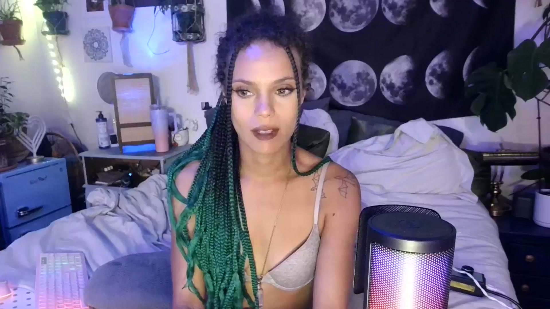 Gallery image thumbnail from LunarLexxx's myfreecams stream on, 04/27/2024, 11:19 image 20 of 20