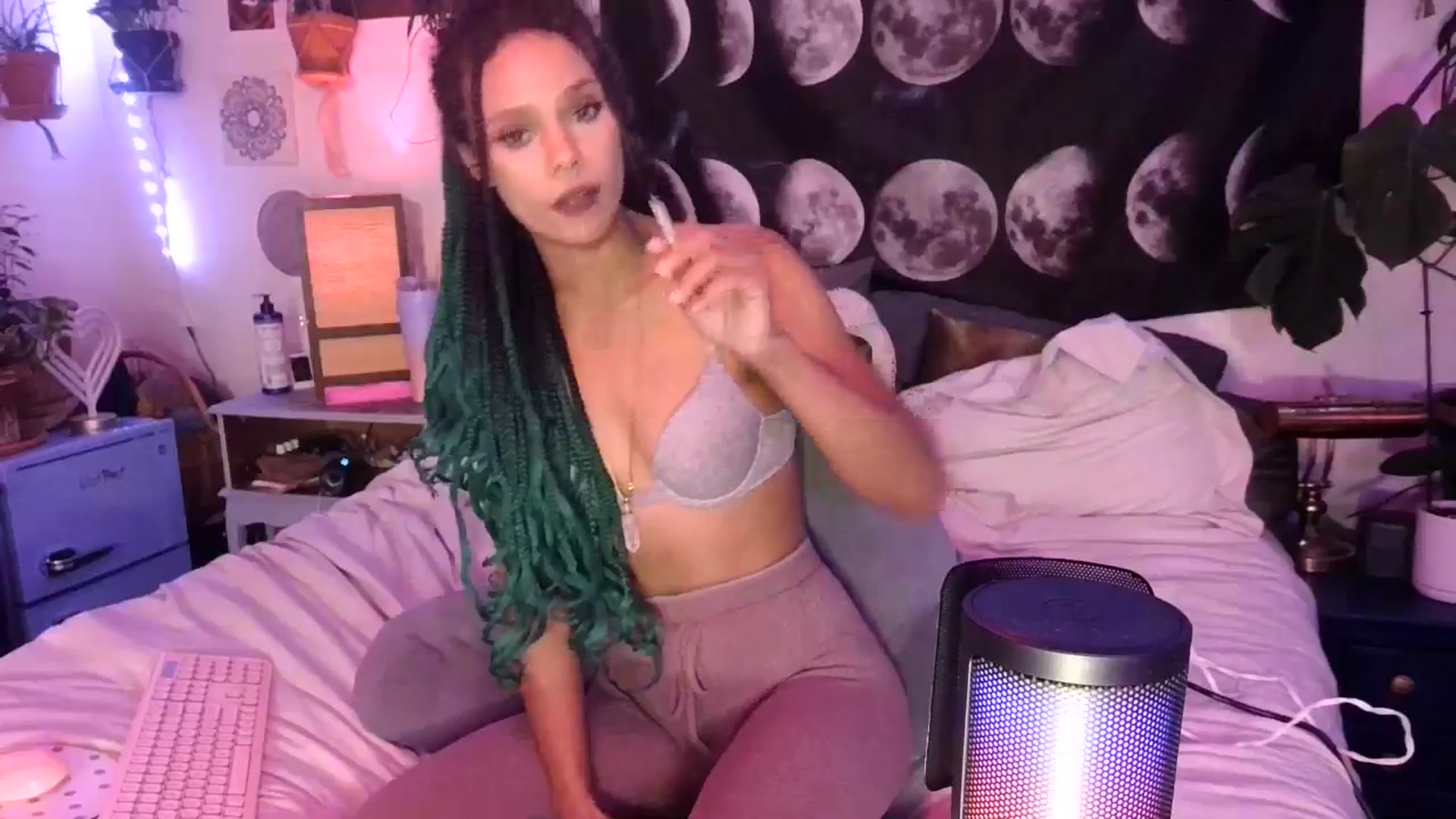 Gallery image thumbnail from LunarLexxx's myfreecams stream on, 04/27/2024, 11:19 image 9 of 20