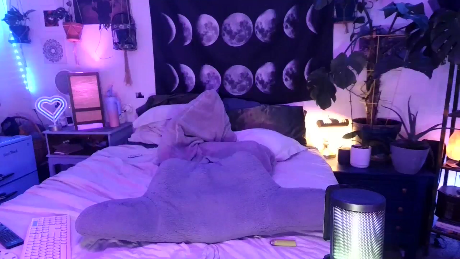 Gallery image thumbnail from LunarLexxx's myfreecams stream on, 04/28/2024, 11:50 image 14 of 20