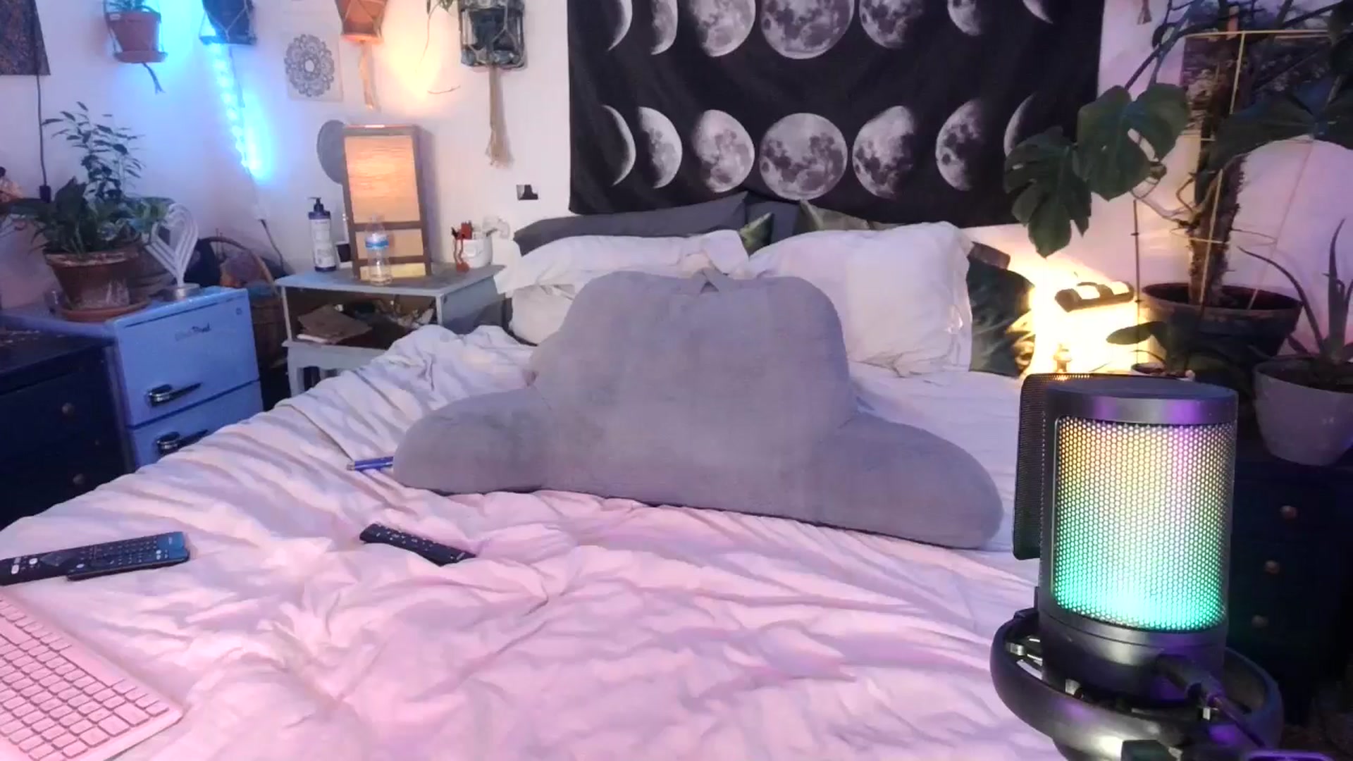 Gallery image thumbnail from LunarLexxx's myfreecams stream on, 04/29/2024, 10:14 image 6 of 20