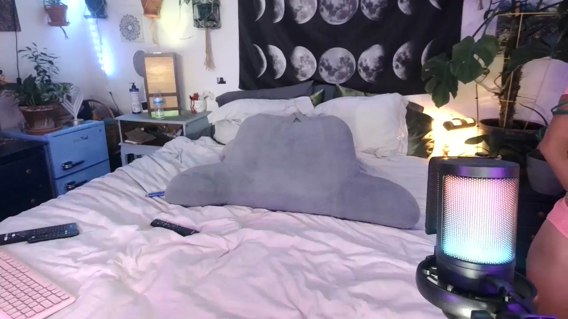 Gallery image thumbnail from LunarLexxx's myfreecams stream on, 04/29/2024, 10:14 image 7 of 20