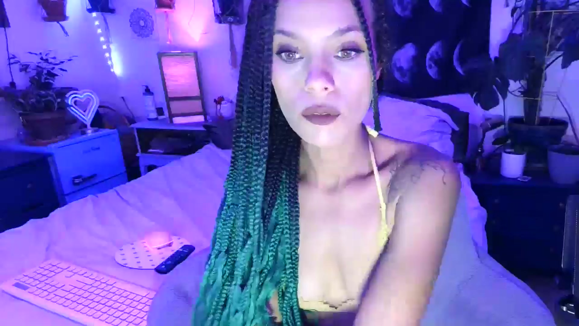 Gallery image thumbnail from LunarLexxx's myfreecams stream on, 05/07/2024, 08:28 image 2 of 20