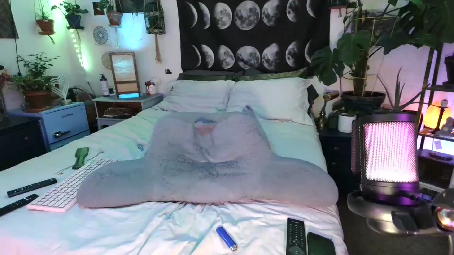 Gallery image thumbnail from LunarLexxx's myfreecams stream on, 05/08/2024, 11:56 image 10 of 20