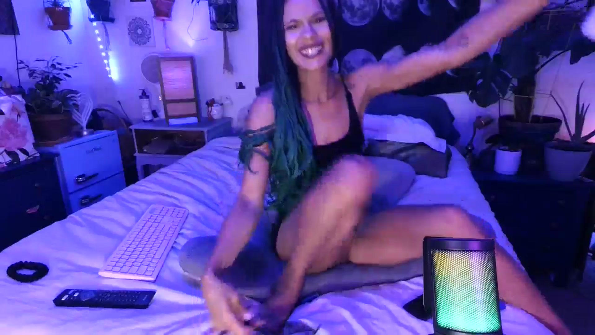 Gallery image thumbnail from LunarLexxx's myfreecams stream on, 05/10/2024, 12:09 image 14 of 20