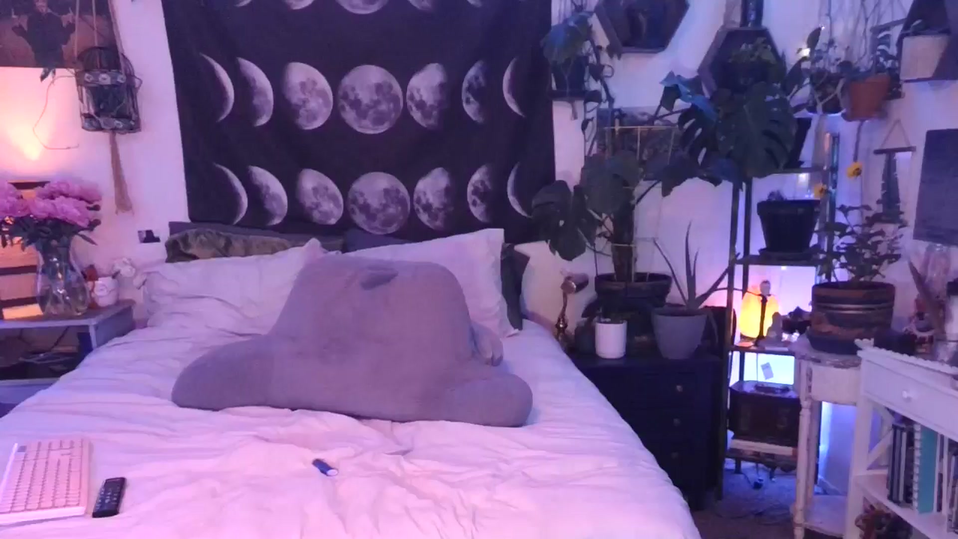 Gallery image thumbnail from LunarLexxx's myfreecams stream on, 05/13/2024, 09:49 image 4 of 20