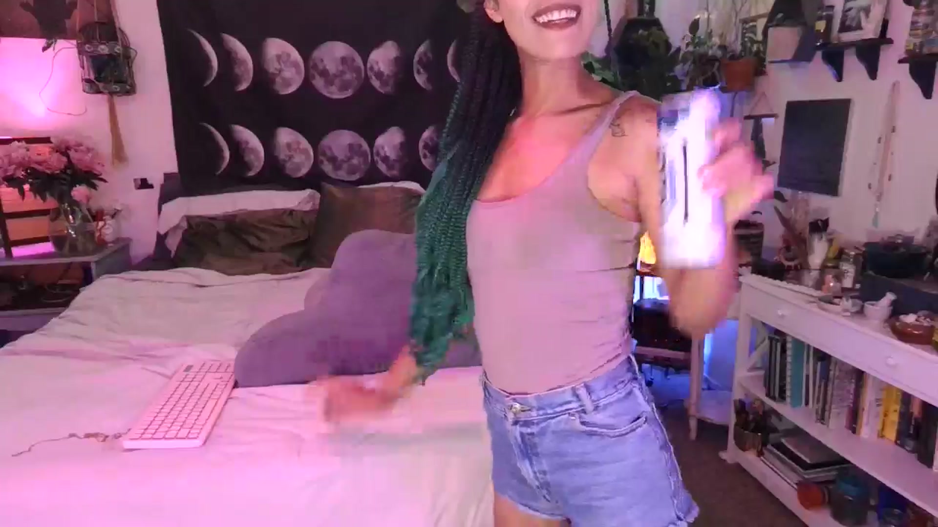 Gallery image thumbnail from LunarLexxx's myfreecams stream on, 05/19/2024, 09:46 image 5 of 20