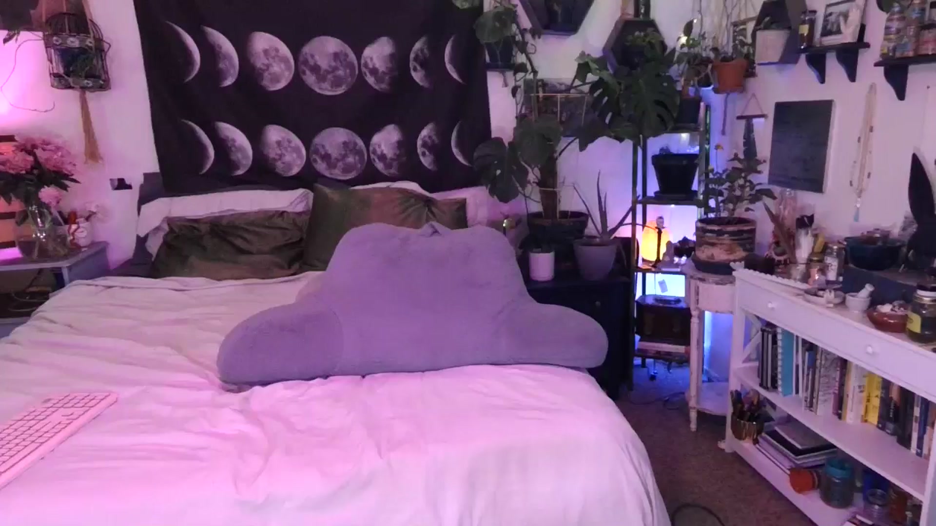 Gallery image thumbnail from LunarLexxx's myfreecams stream on, 05/19/2024, 09:46 image 15 of 20