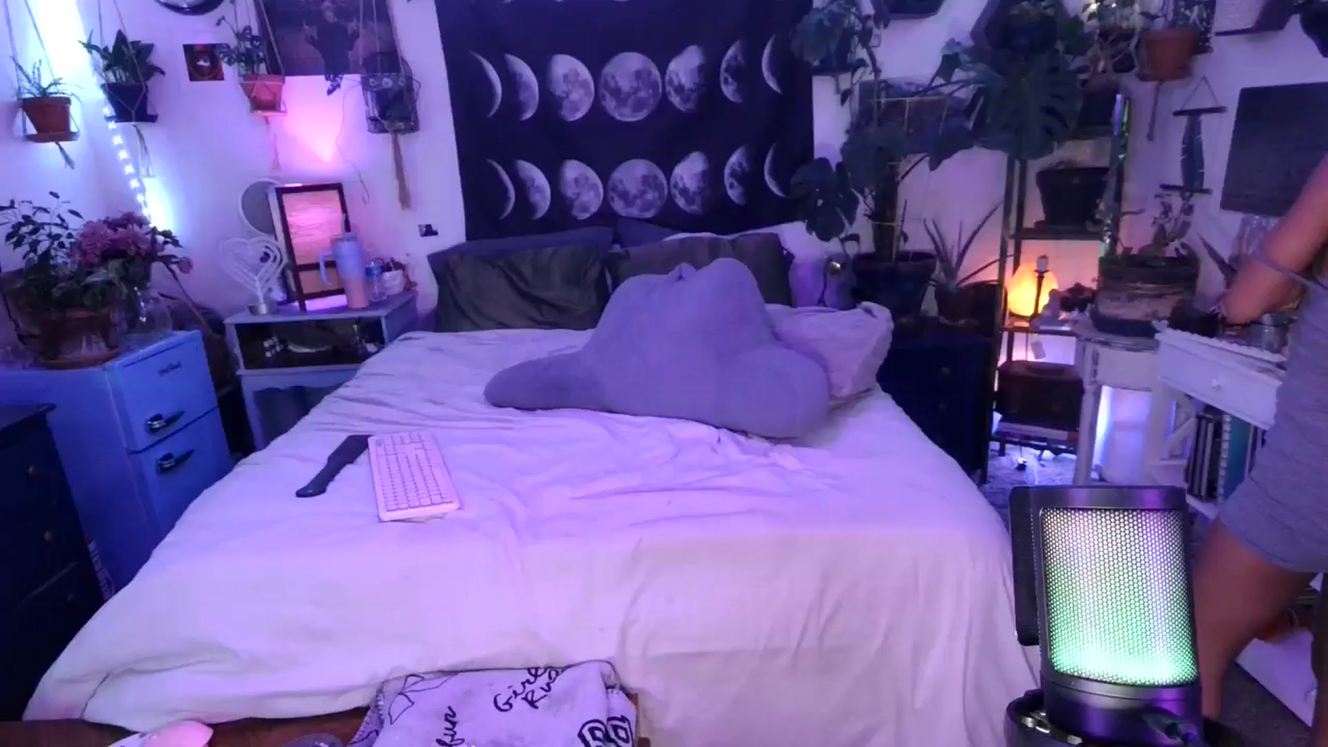 Gallery image thumbnail from LunarLexxx's myfreecams stream on, 05/30/2024, 09:05 image 18 of 20
