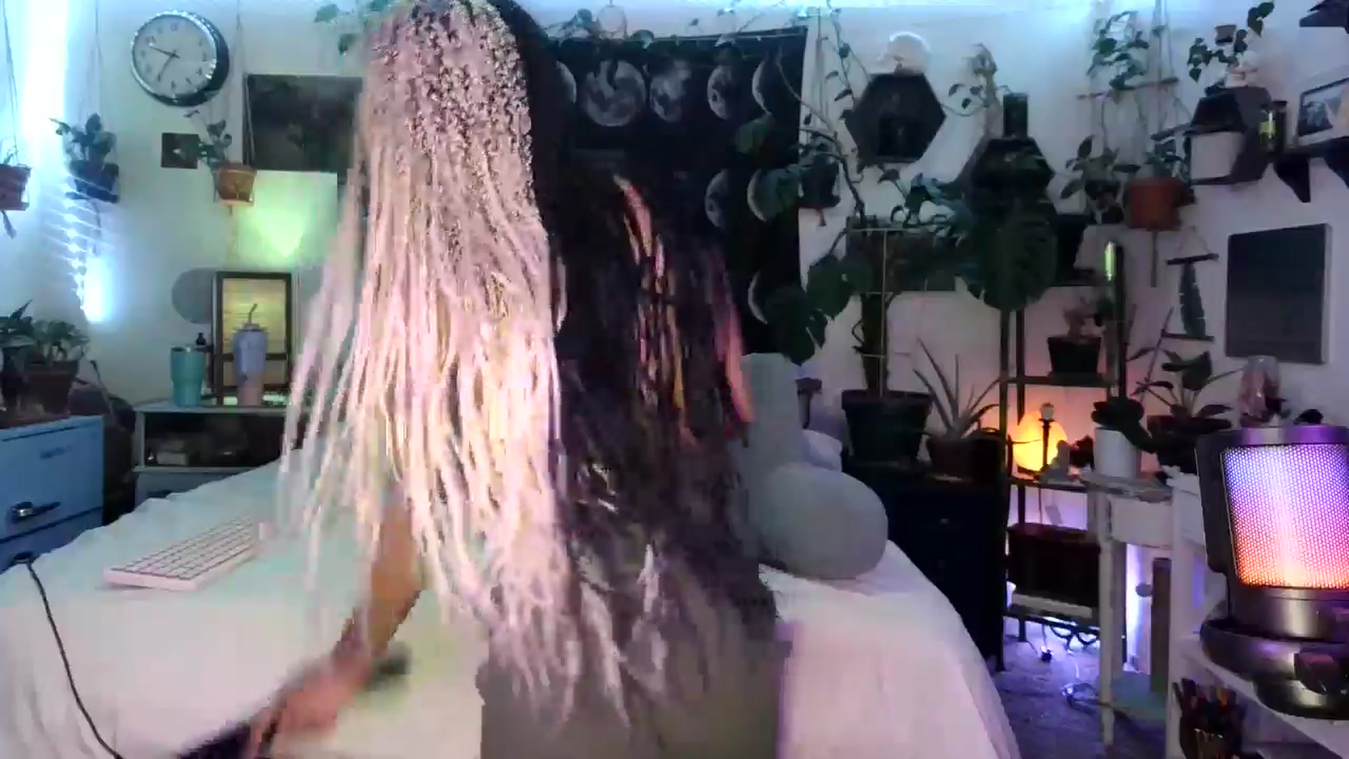 Gallery image thumbnail from LunarLexxx's myfreecams stream on, 06/18/2024, 07:36 image 17 of 20
