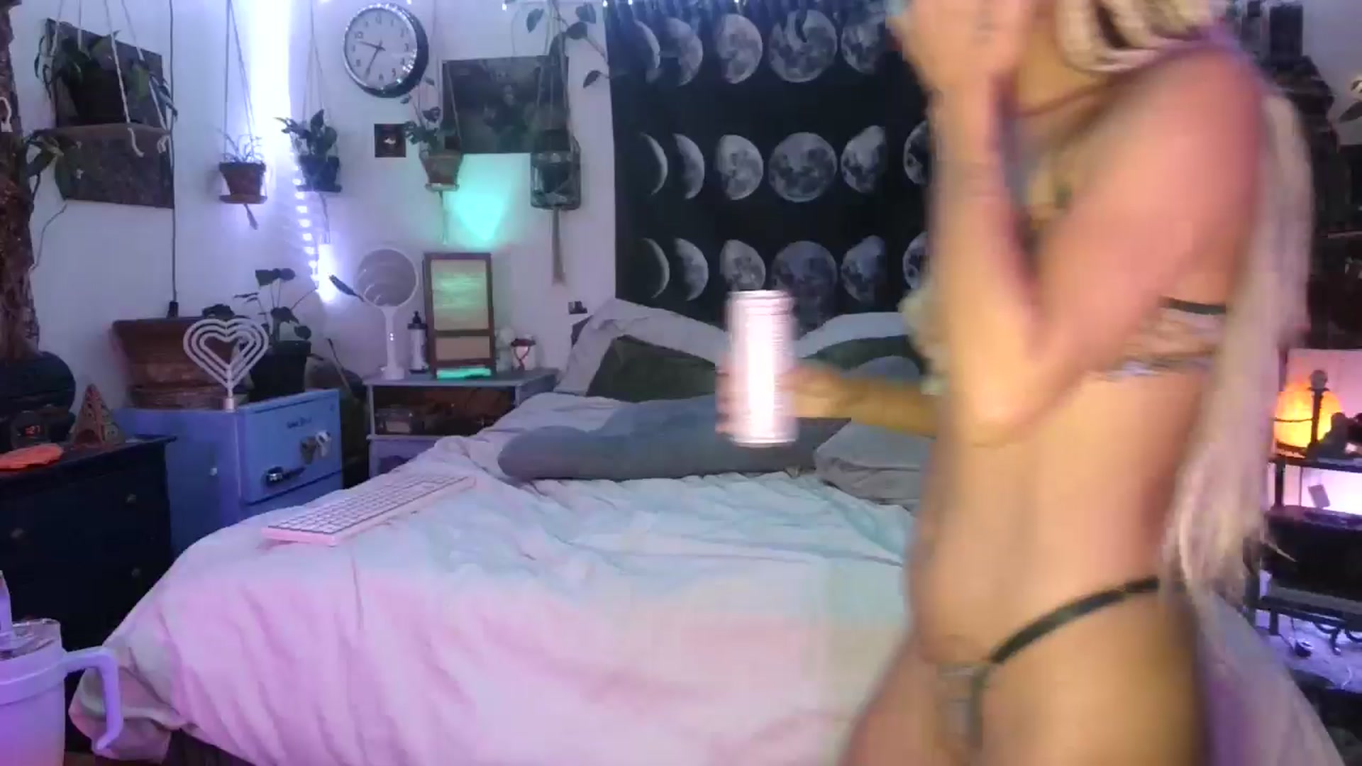 Gallery image thumbnail from LunarLexxx's myfreecams stream on, 06/29/2024, 11:21 image 5 of 20