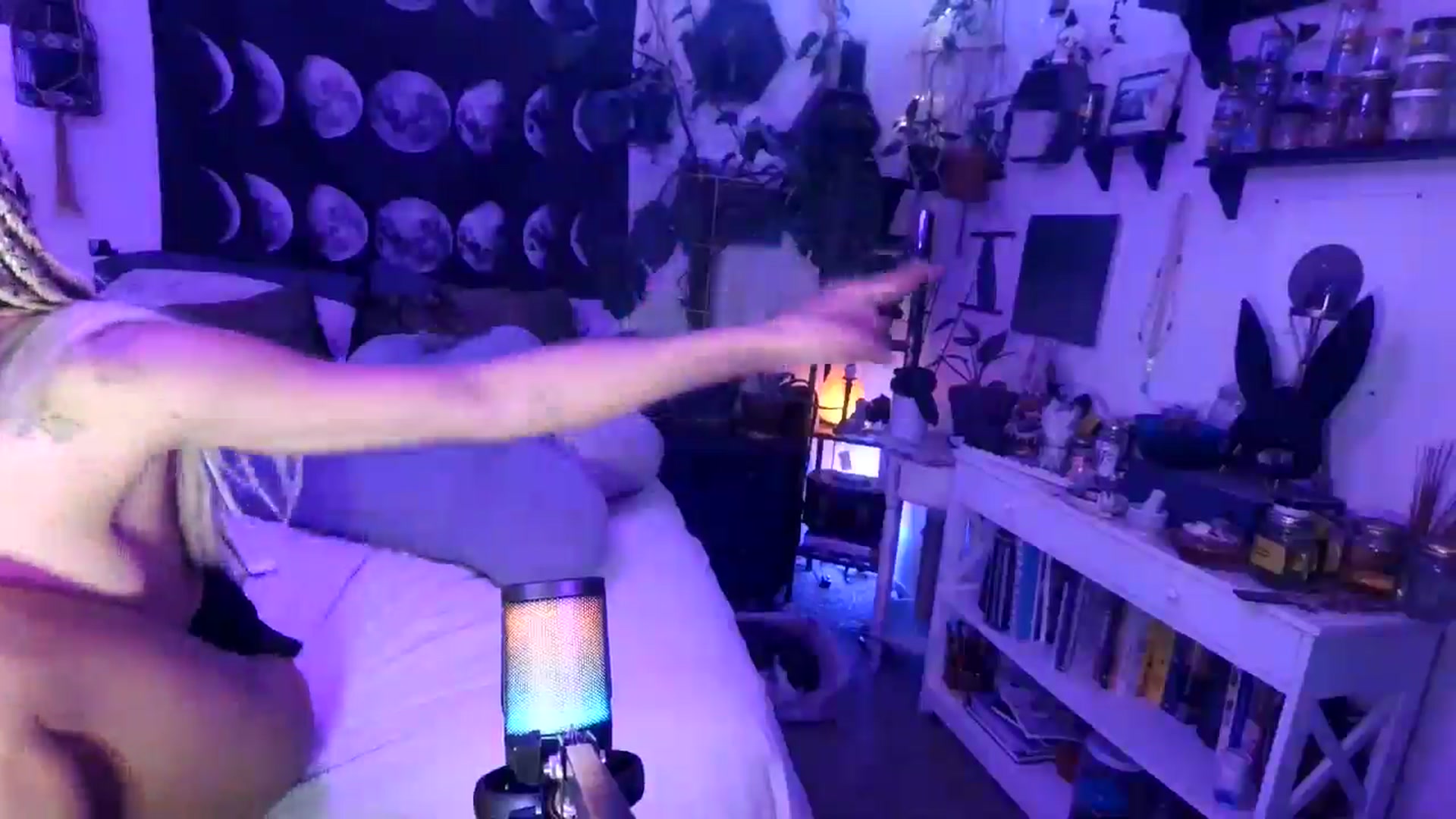 Gallery image thumbnail from LunarLexxx's myfreecams stream on, 06/30/2024, 12:47 image 6 of 20