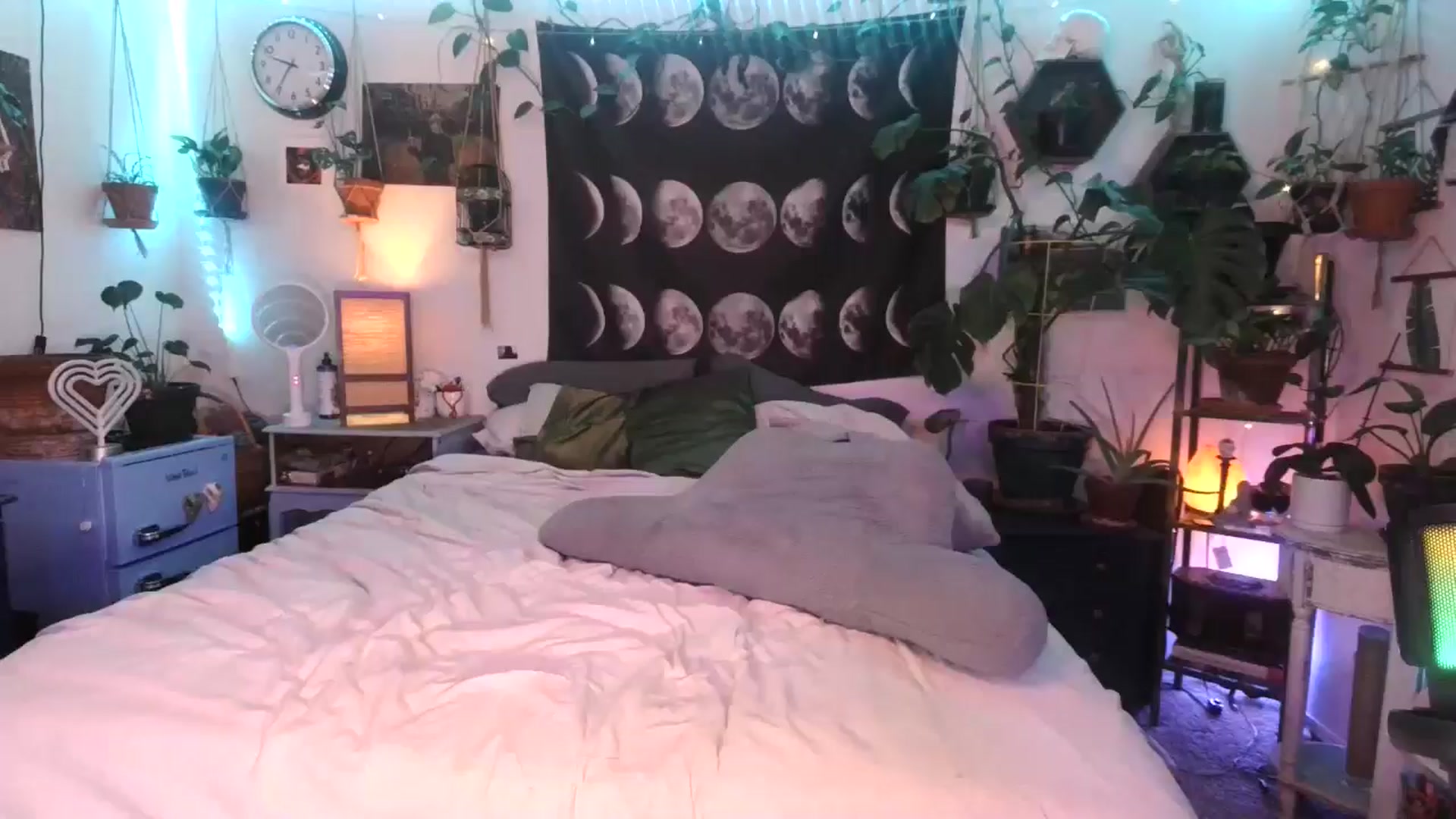 Gallery image thumbnail from LunarLexxx's myfreecams stream on, 07/04/2024, 13:09 image 8 of 20