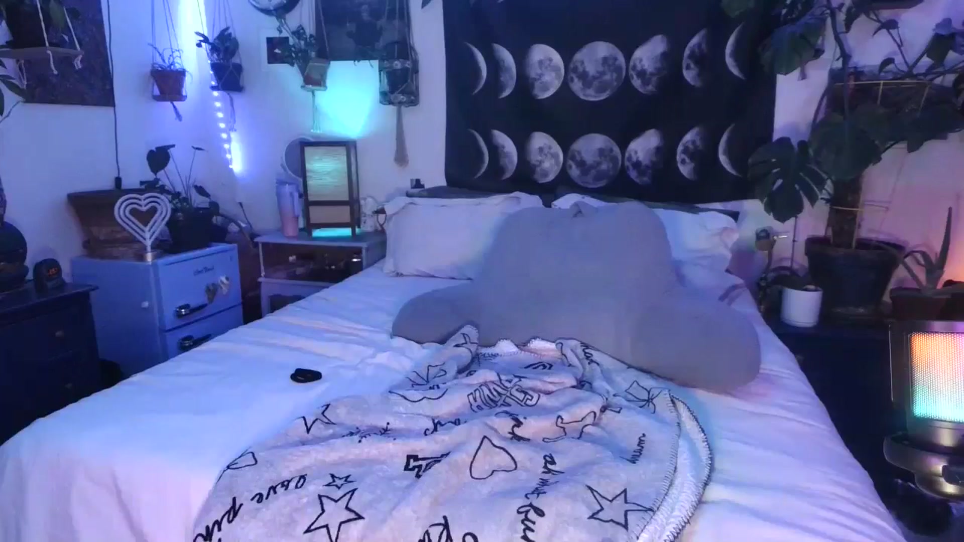 Gallery image thumbnail from LunarLexxx's myfreecams stream on, 07/14/2024, 10:39 image 13 of 20