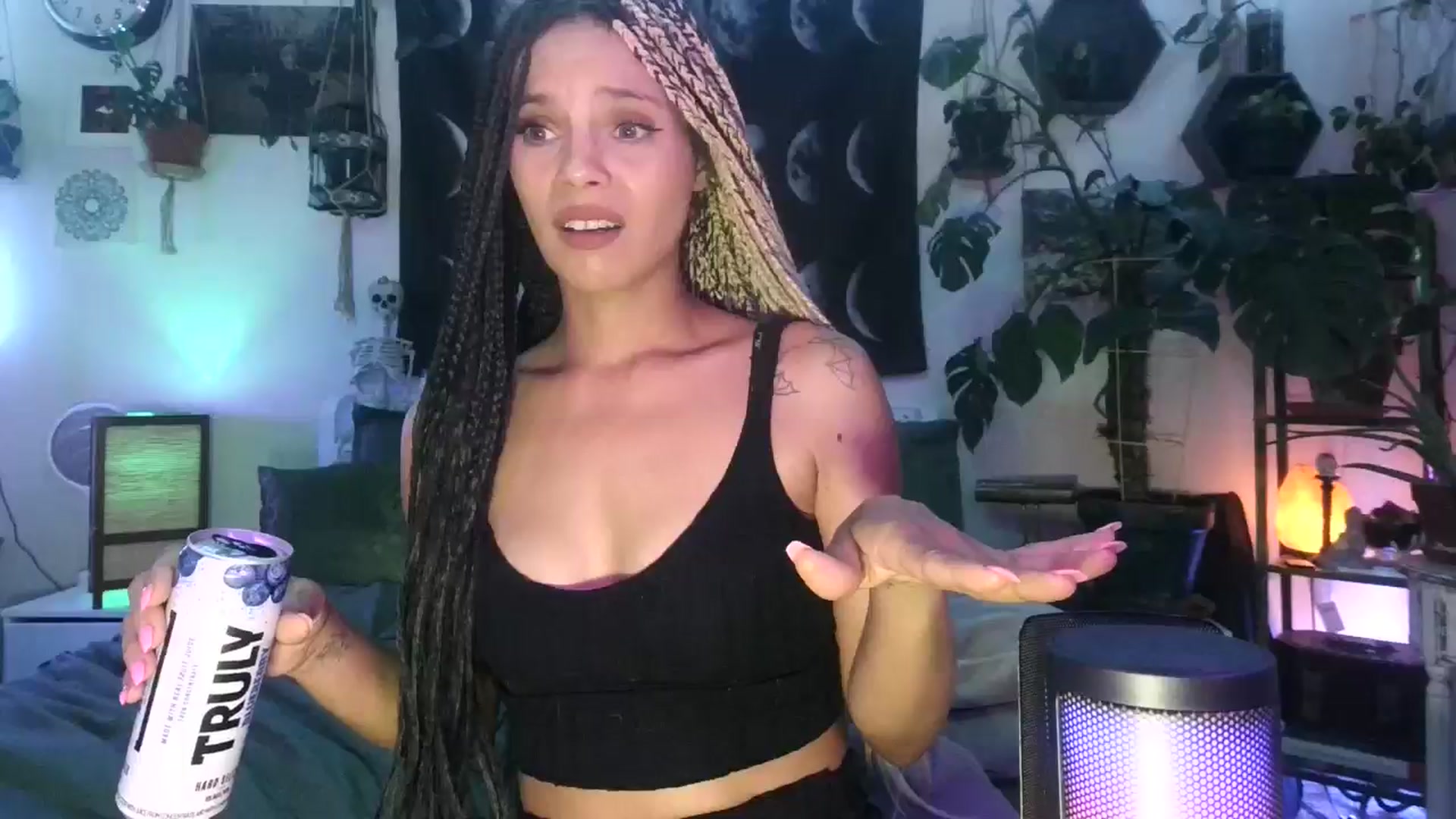 Gallery image thumbnail from LunarLexxx's myfreecams stream on, 08/07/2024, 09:32 image 12 of 20