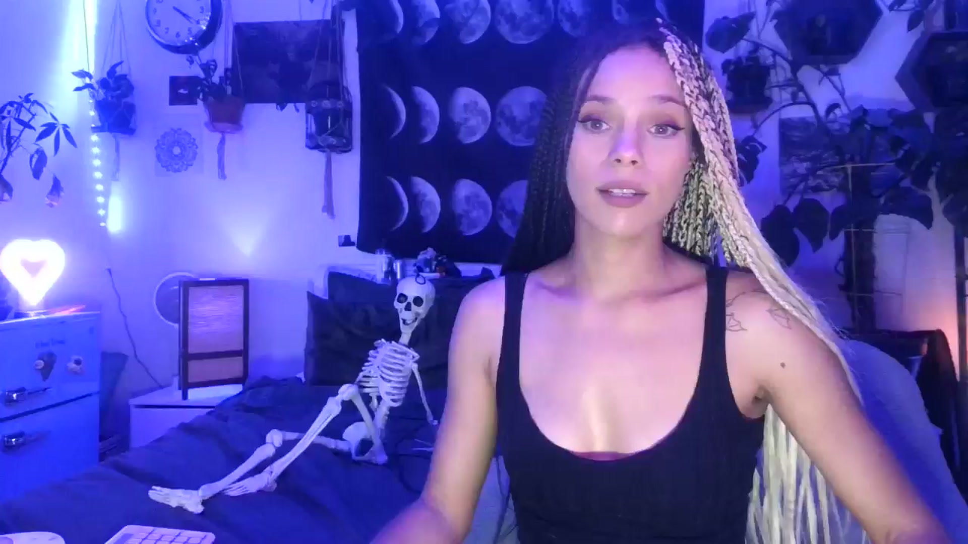 Gallery image thumbnail from LunarLexxx's myfreecams stream on, 08/07/2024, 09:32 image 1 of 20