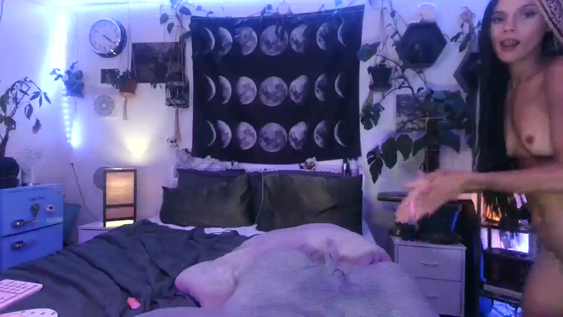 Gallery image thumbnail from LunarLexxx's myfreecams stream on, 08/09/2024, 09:39 image 14 of 20