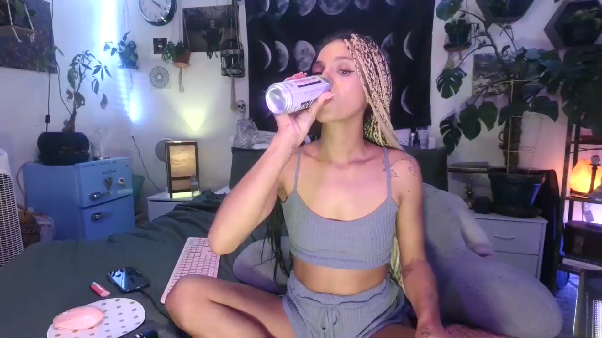 Gallery image thumbnail from LunarLexxx's myfreecams stream on, 08/10/2024, 08:56 image 4 of 20