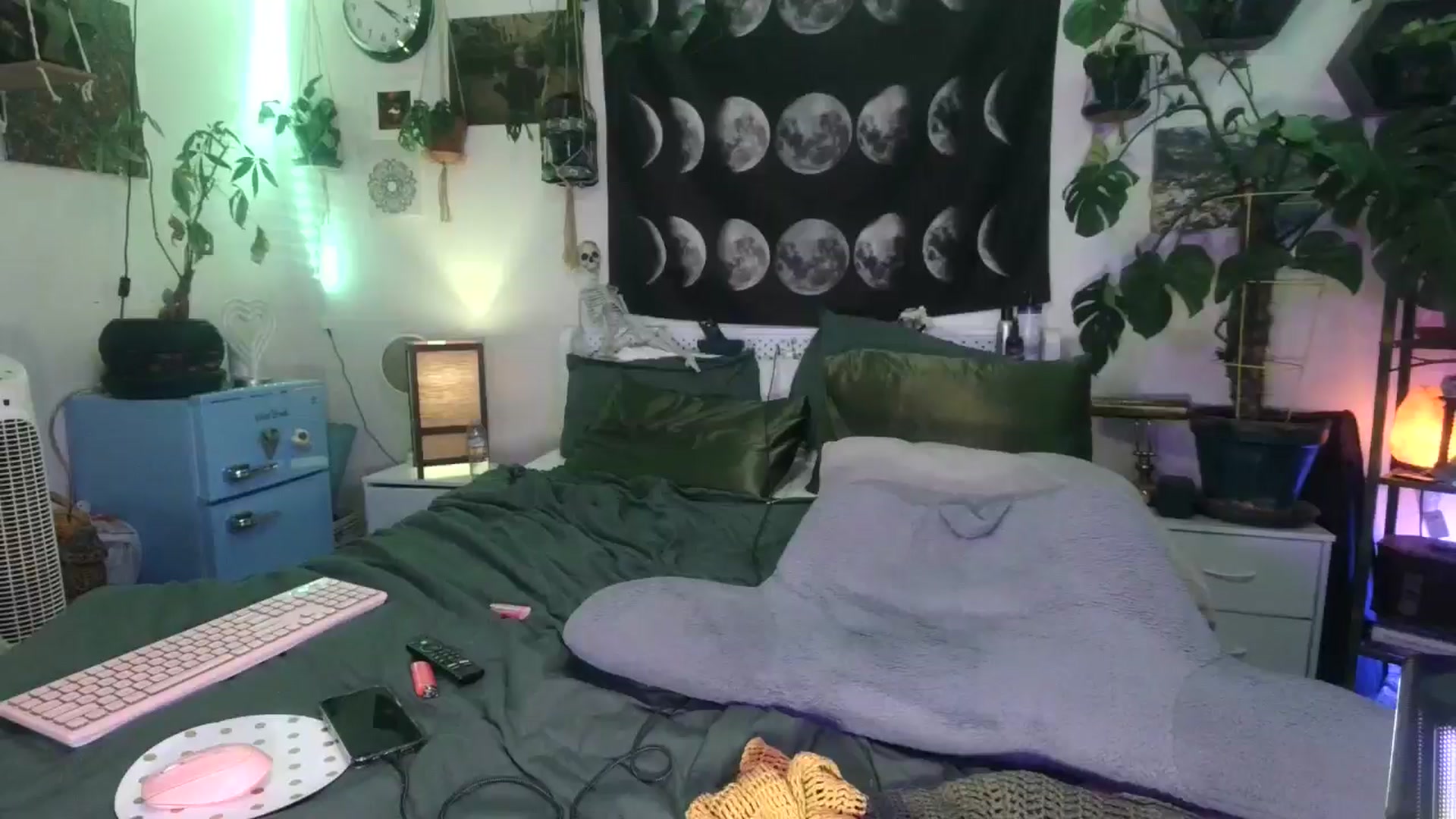 Gallery image thumbnail from LunarLexxx's myfreecams stream on, 08/10/2024, 08:56 image 17 of 20