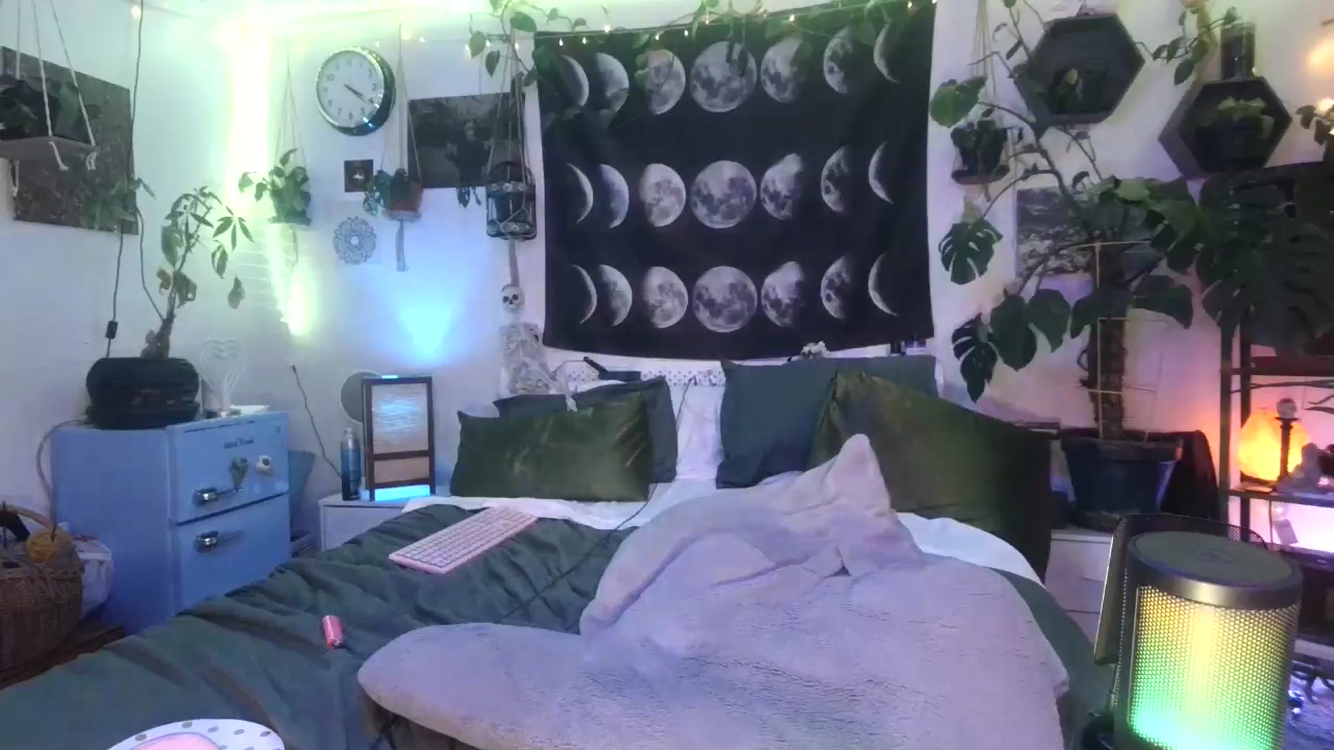 Gallery image thumbnail from LunarLexxx's myfreecams stream on, 08/11/2024, 13:00 image 4 of 20