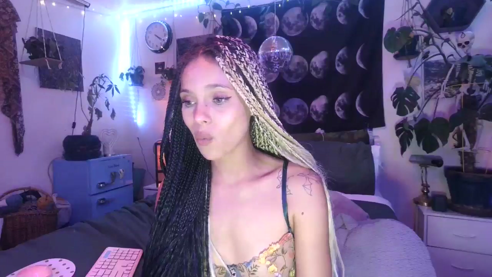 Gallery image thumbnail from LunarLexxx's myfreecams stream on, 08/14/2024, 08:13 image 17 of 20