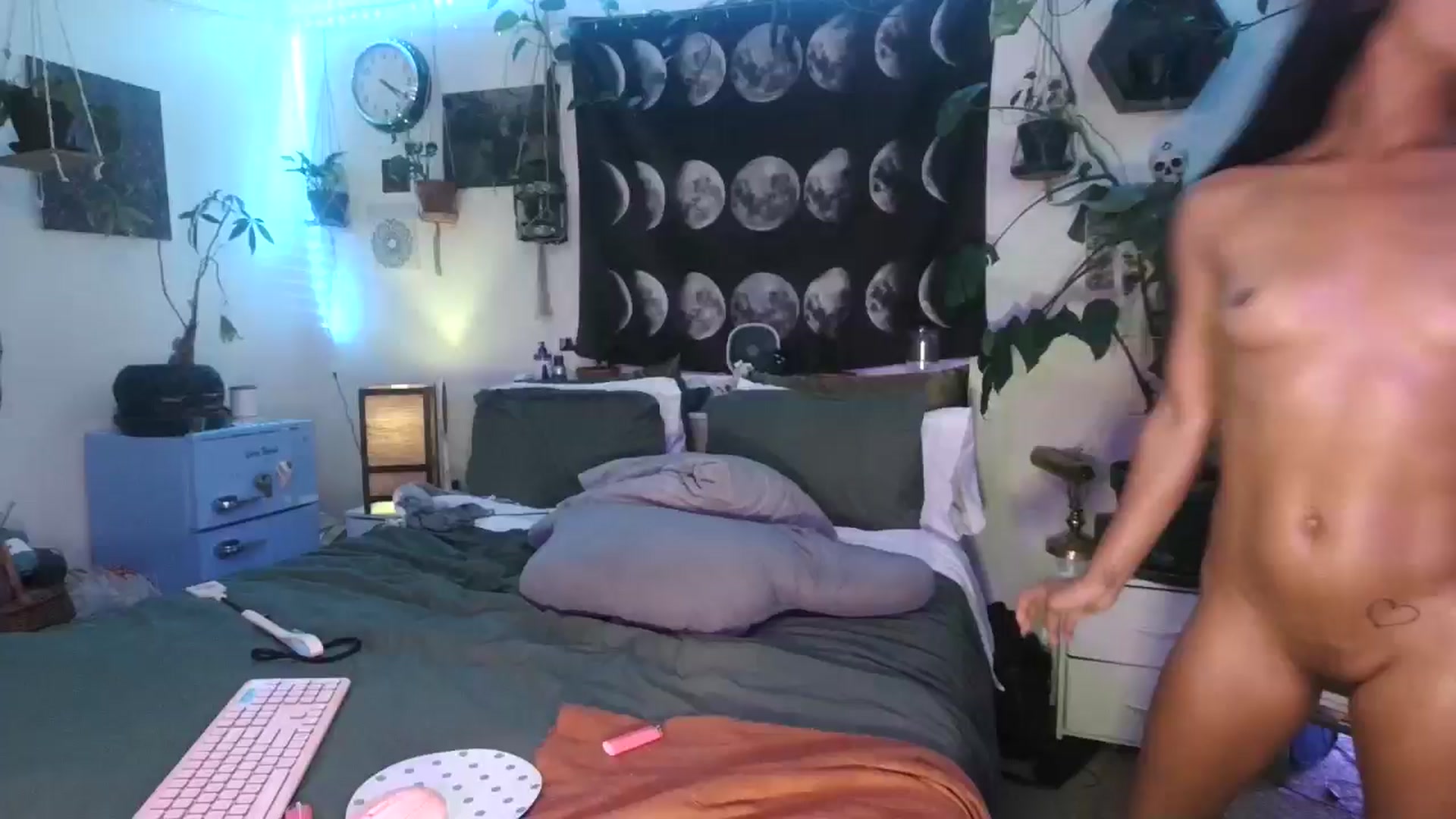 Gallery image thumbnail from LunarLexxx's myfreecams stream on, 08/28/2024, 11:09 image 12 of 20