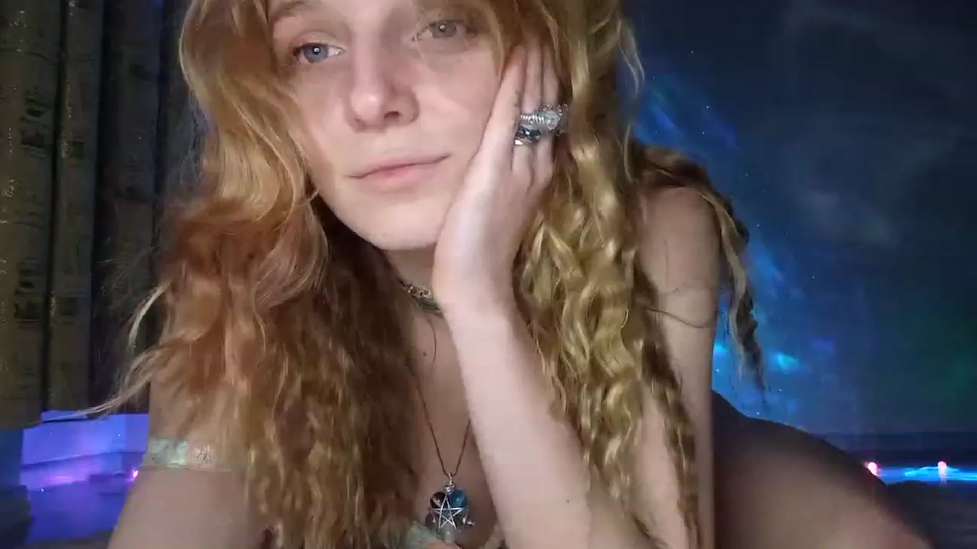 Gallery image thumbnail from LunarWltch's myfreecams stream on, 12/10/2022, 14:10 image 1 of 20