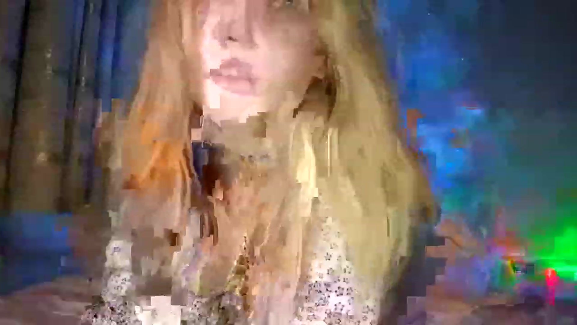 Gallery image thumbnail from LunarWltch's myfreecams stream on, 12/18/2022, 14:09 image 19 of 20