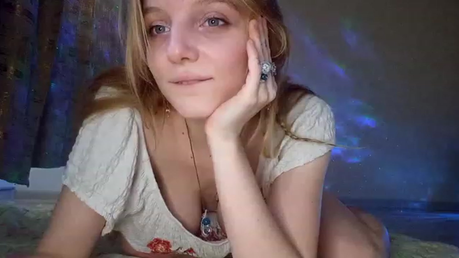 Gallery image thumbnail from LunarWltch's myfreecams stream on, 01/06/2023, 14:20 image 9 of 20