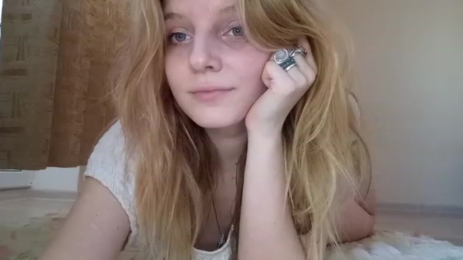Gallery image thumbnail from LunarWltch's myfreecams stream on, 01/06/2023, 14:20 image 6 of 20