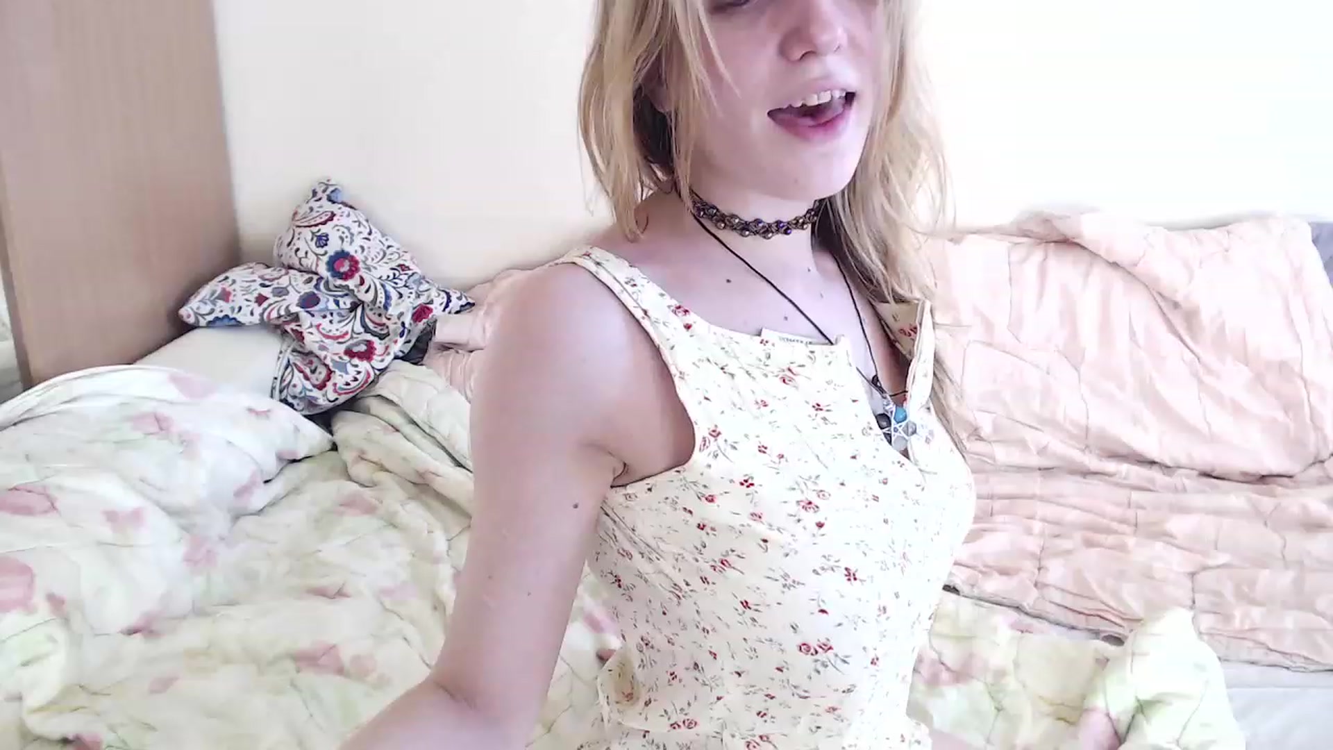 Gallery image thumbnail from LunarWltch's myfreecams stream on, 02/14/2023, 11:59 image 13 of 20