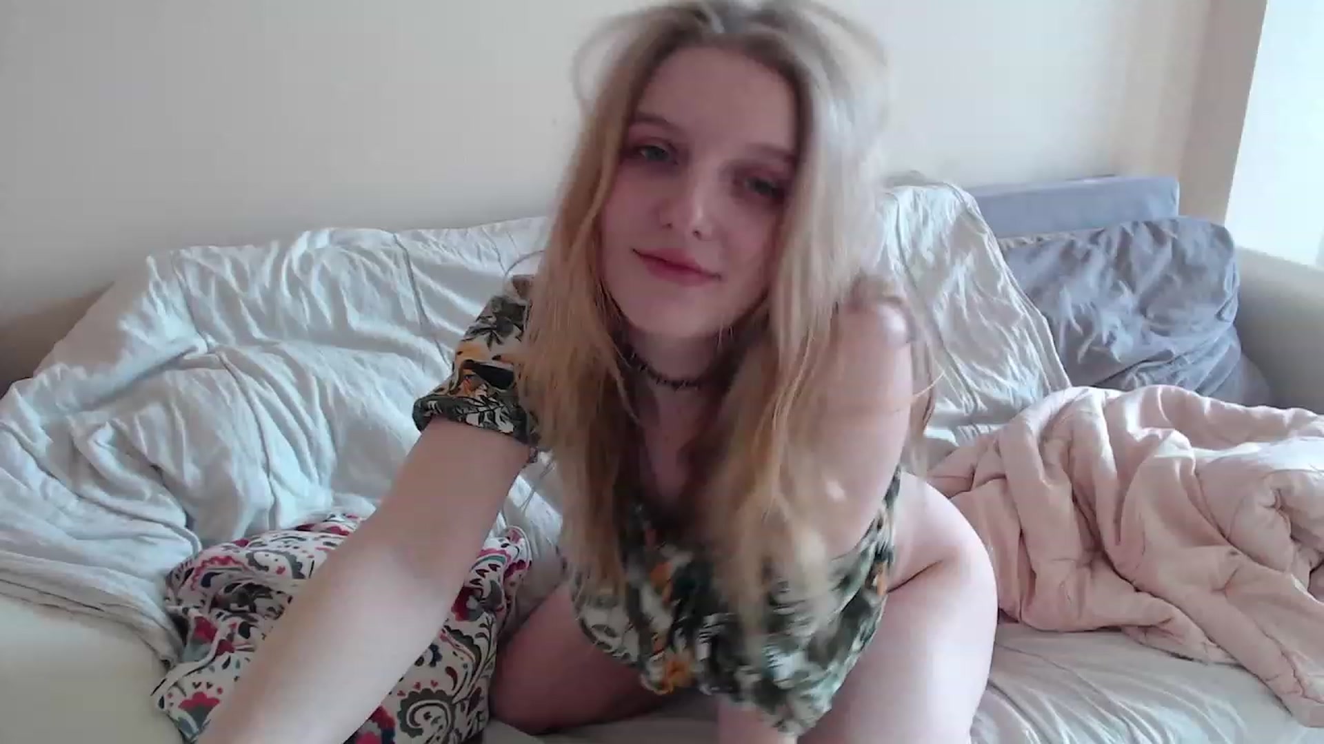 Gallery image thumbnail from LunarWltch's myfreecams stream on, 03/03/2023, 12:17 image 16 of 20