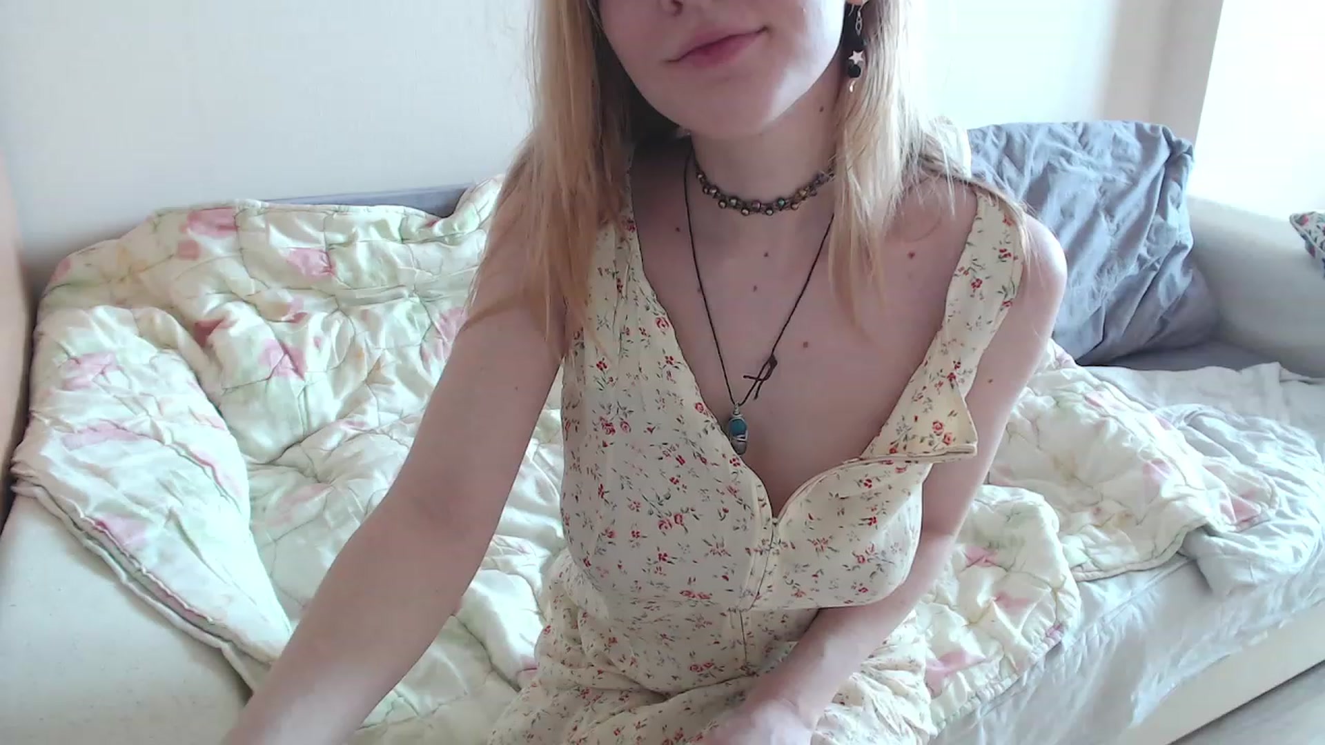 Gallery image thumbnail from LunarWltch's myfreecams stream on, 03/07/2023, 09:40 image 16 of 20