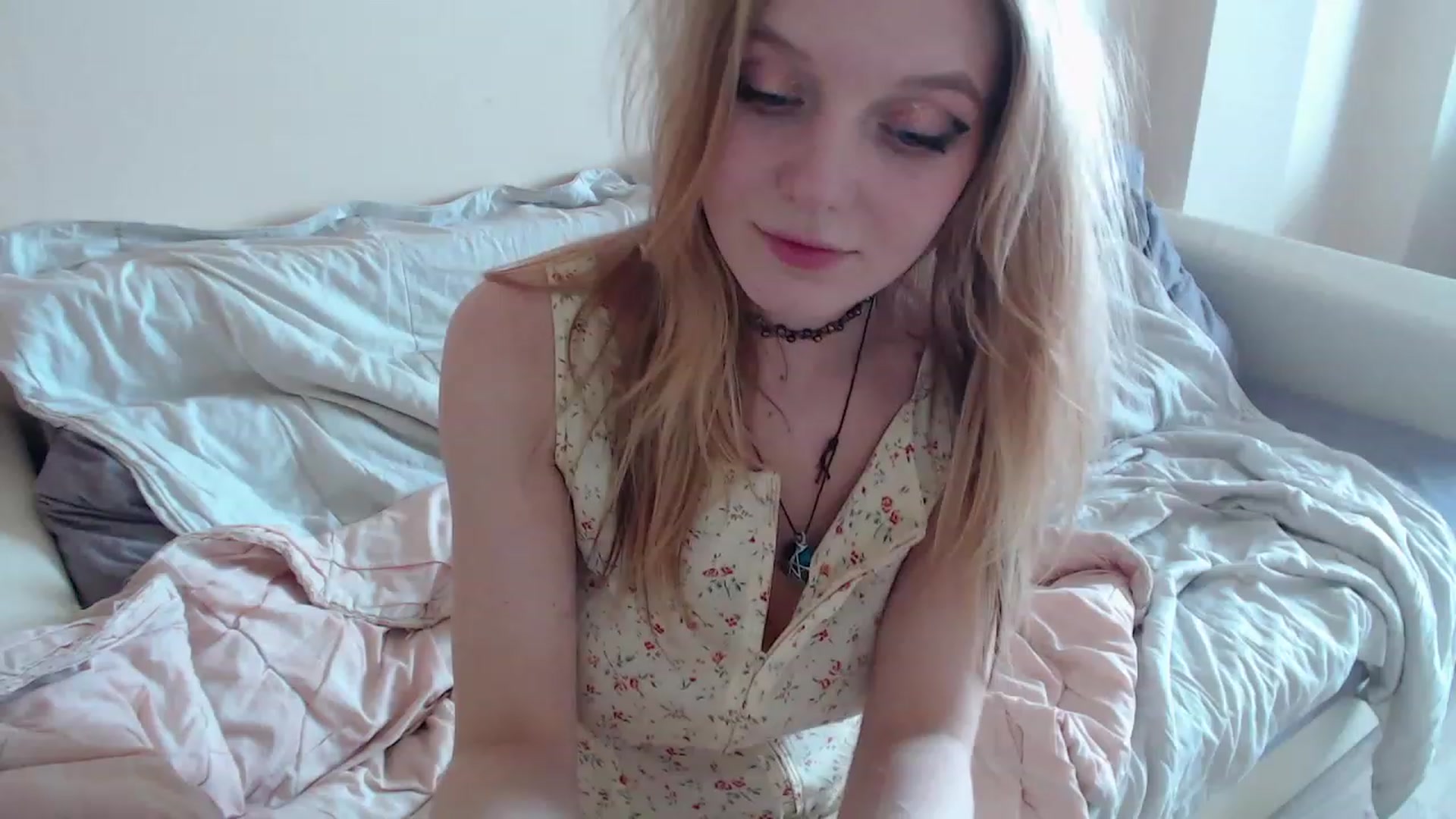 Gallery image thumbnail from LunarWltch's myfreecams stream on, 03/14/2023, 11:46 image 18 of 20