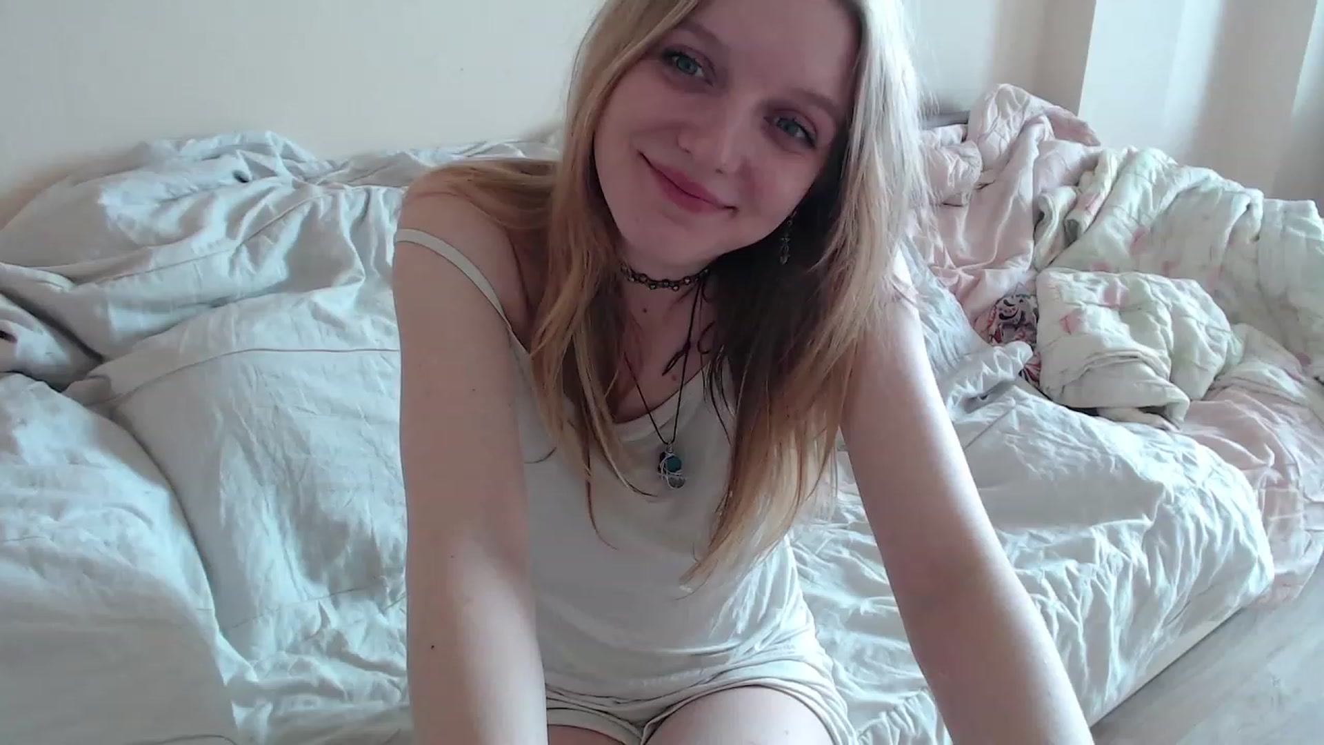 Gallery image thumbnail from LunarWltch's myfreecams stream on, 03/15/2023, 11:08 image 13 of 20