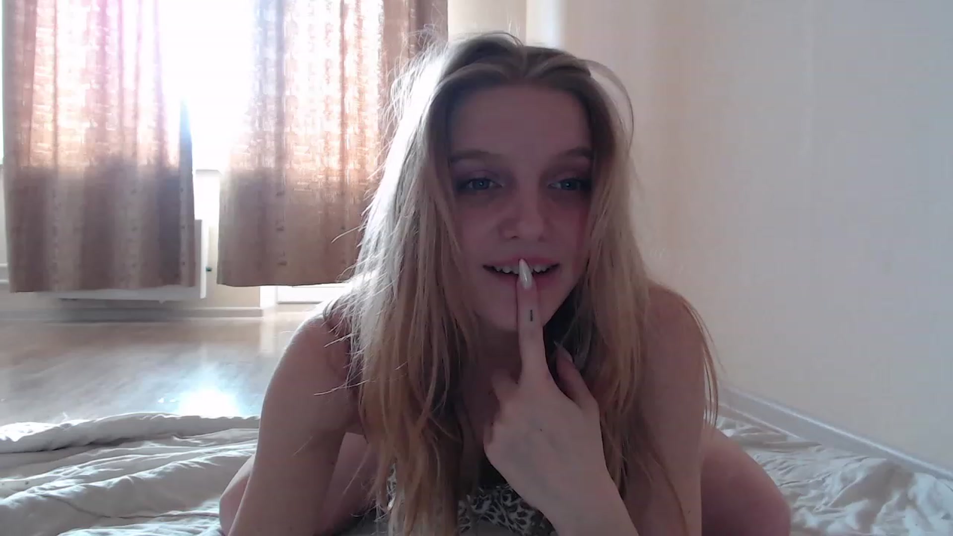 Gallery image thumbnail from LunarWltch's myfreecams stream on, 03/20/2023, 13:33 image 13 of 20