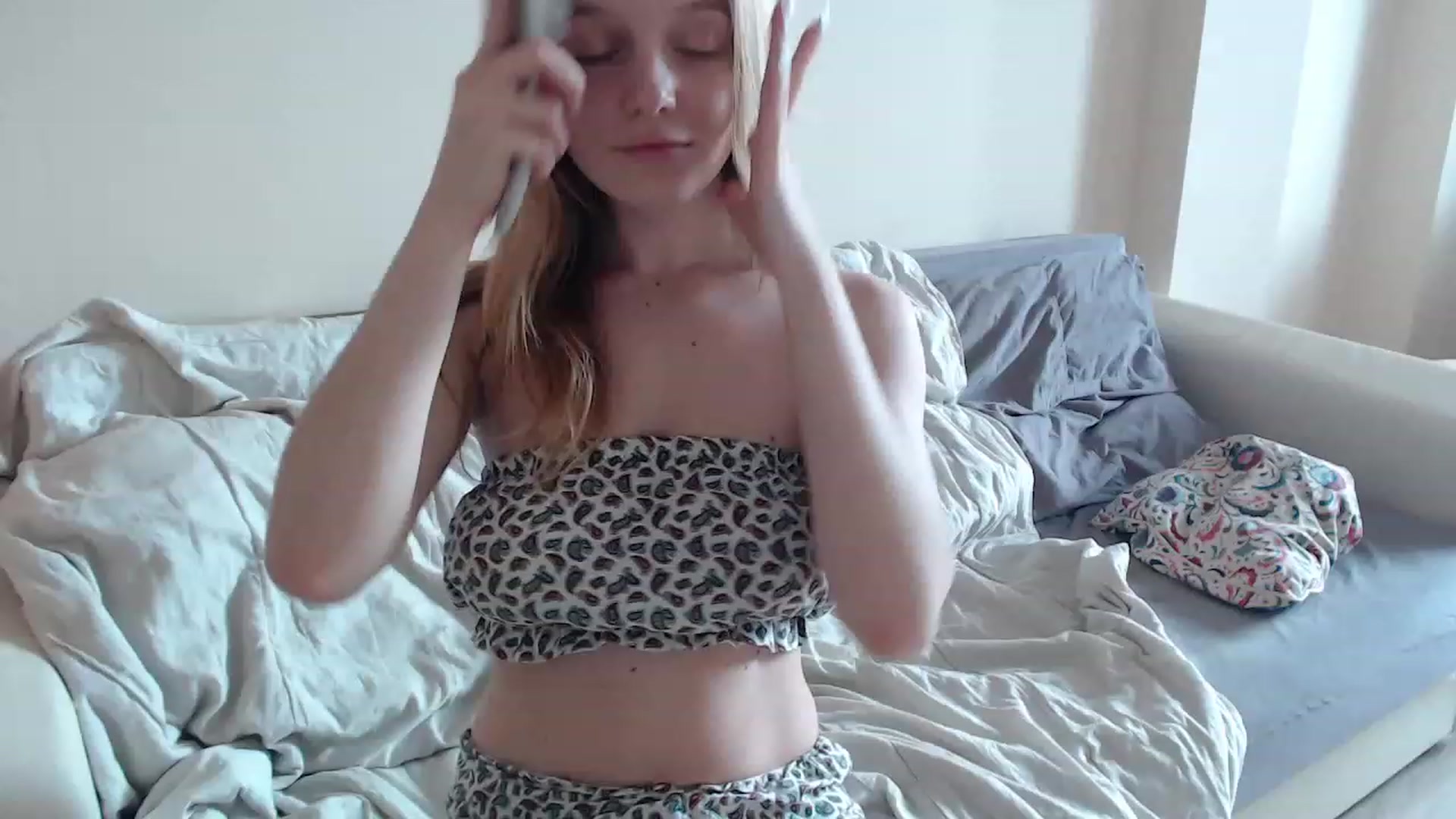 Gallery image thumbnail from LunarWltch's myfreecams stream on, 03/22/2023, 13:41 image 19 of 20